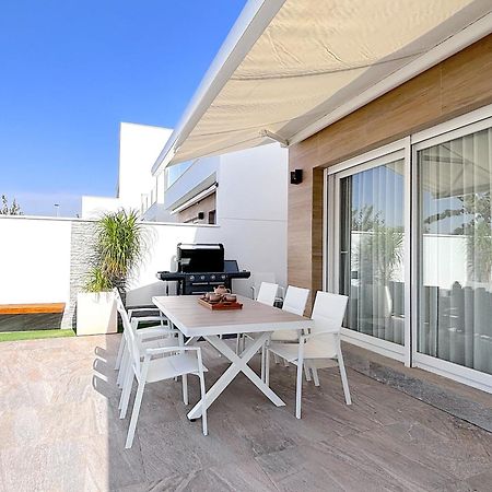 Magnifica Villa En San Pedro De Pinatar ซานเปรโดเดลปีนาตาร์ ภายนอก รูปภาพ